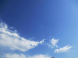 Natur, Himmel und grüne Landschaft foto