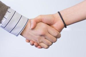 Handshake-Vereinbarung von zwei Mann foto