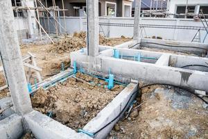 Schädlingsbekämpfungs-Rohrsystem bei Neubaufundament zum Termitenschutz installieren foto