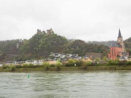 Flusskreuzfahrt auf dem Rhein in Deutschland foto