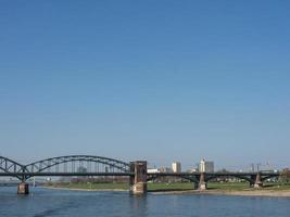 der rhein bei köln in deutschland foto