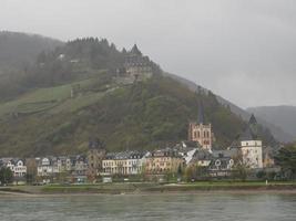 Flusskreuzfahrt auf dem Rhein in Deutschland foto