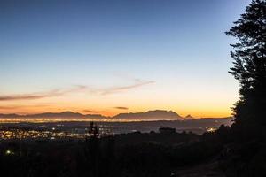 Landschaft mit Tafelberg foto