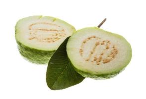 Guave auf weißem Hintergrund foto