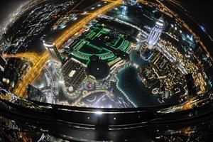 Panorama der Innenstadt von Dubai bei Nacht foto