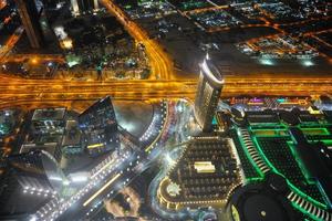 Panorama der Innenstadt von Dubai bei Nacht foto