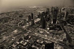 blick auf die skyline von dubai foto