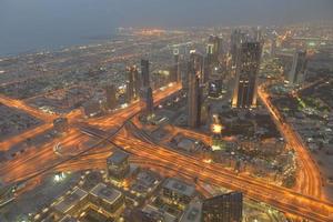 blick auf die skyline von dubai foto