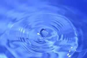 abstrakte Formen des Wassers. Bild für einen Hintergrund aus Wasser. foto