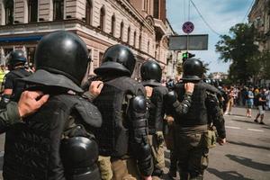 Polizei, um während der Kundgebung die Ordnung in der Gegend aufrechtzuerhalten foto