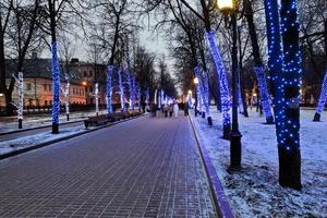 Nachtbeleuchtung des Moskauer Boulevards foto