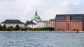 Uferpromenade in Kopenhagen im Herbst foto