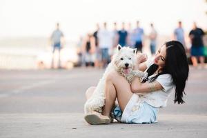 Mädchen mit ihrem Hund foto