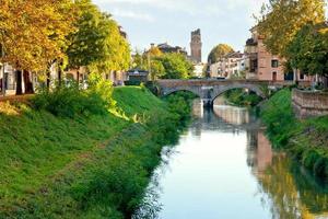 Blick auf die Brenta-Brücke in Padua foto