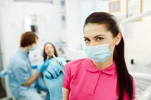 Zahnanästhesie auf dem Hintergrund des Patienten