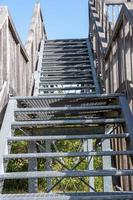 Treppe zum Himmel in der Sonne foto