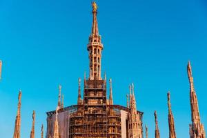 Dachterrassen der gotischen Kathedrale foto