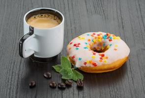 Kaffee mit Donuts foto