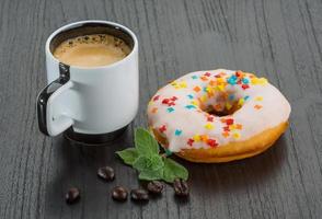 Kaffee mit Donuts foto