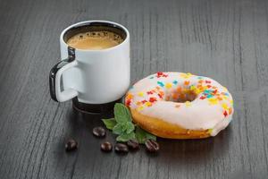 Kaffee mit Donuts foto