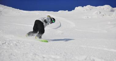 Skifahrer am Berg foto