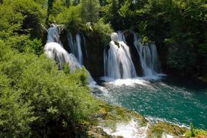 Blick auf einen Wasserfall foto