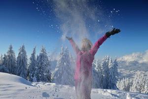 Winterspaß und Skifahren foto