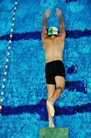 Schwimmer im Pool foto