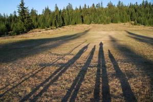 Silhouette einer Familie foto