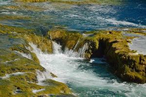 Blick auf einen Wasserfall foto