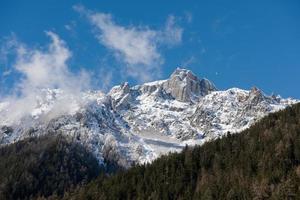 Blick auf die Berglandschaft foto