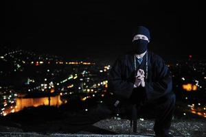 Ninja in der Nacht foto