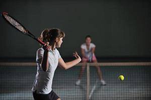 drinnen Tennis spielen foto