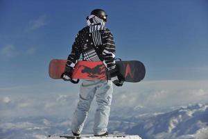 Skifahrer am Berg foto