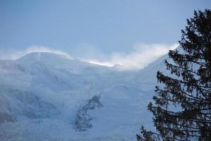 Blick auf die Berglandschaft foto