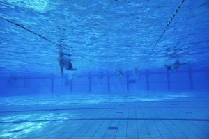 Schwimmbad unter Wasser foto