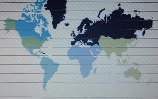 Weltkartenmakro auf TFT-Bildschirm foto