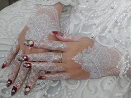 schönes Henna zur Vorbereitung auf den Hochzeitstag foto