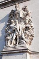 Skulpturendekoration des Triumphbogens in Paris foto