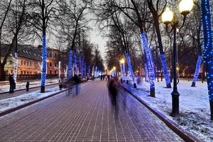 Nachtbeleuchtung des Moskauer Boulevards foto