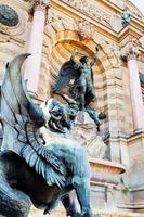 brunnen saint michel in paris foto