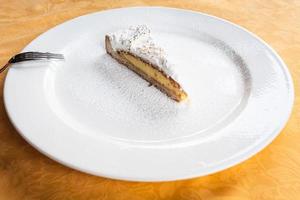 Stück traditionellen sizilianischen süßen Zitronenkuchen foto