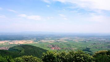 oben ansicht des dorfes saint-hippolyte im elsass foto