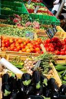 Gemüsemarkt am Sommertag foto