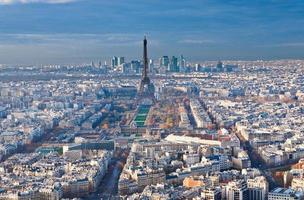 Panorama von Paris am Winternachmittag foto