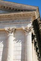 maison carree alter römischer tempel in nimes foto