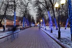 Nachtbeleuchtung des Moskauer Boulevards foto