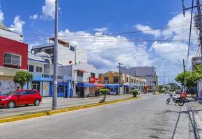 playa del carmen quintana roo mexiko 2022 typische straße und stadtbild von playa del carmen mexiko. foto