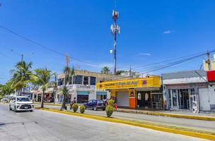 playa del carmen quintana roo mexiko 2022 typische straße und stadtbild von playa del carmen mexiko. foto