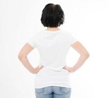 Rückansicht Frau mittleren Alters im T-Shirt auf weißem Hintergrund. Modell für Design. Platz kopieren. Schablone. leer foto